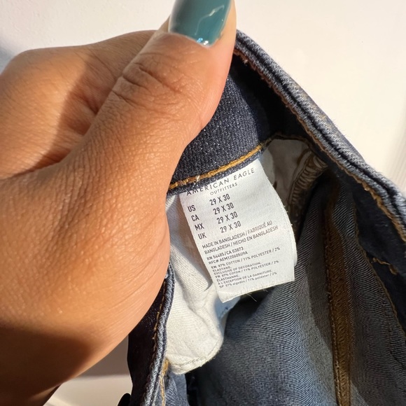 VERY DARK BLUE JEANS // AMERICAN EAGLE// size 29💙 - Picture 5 of 5